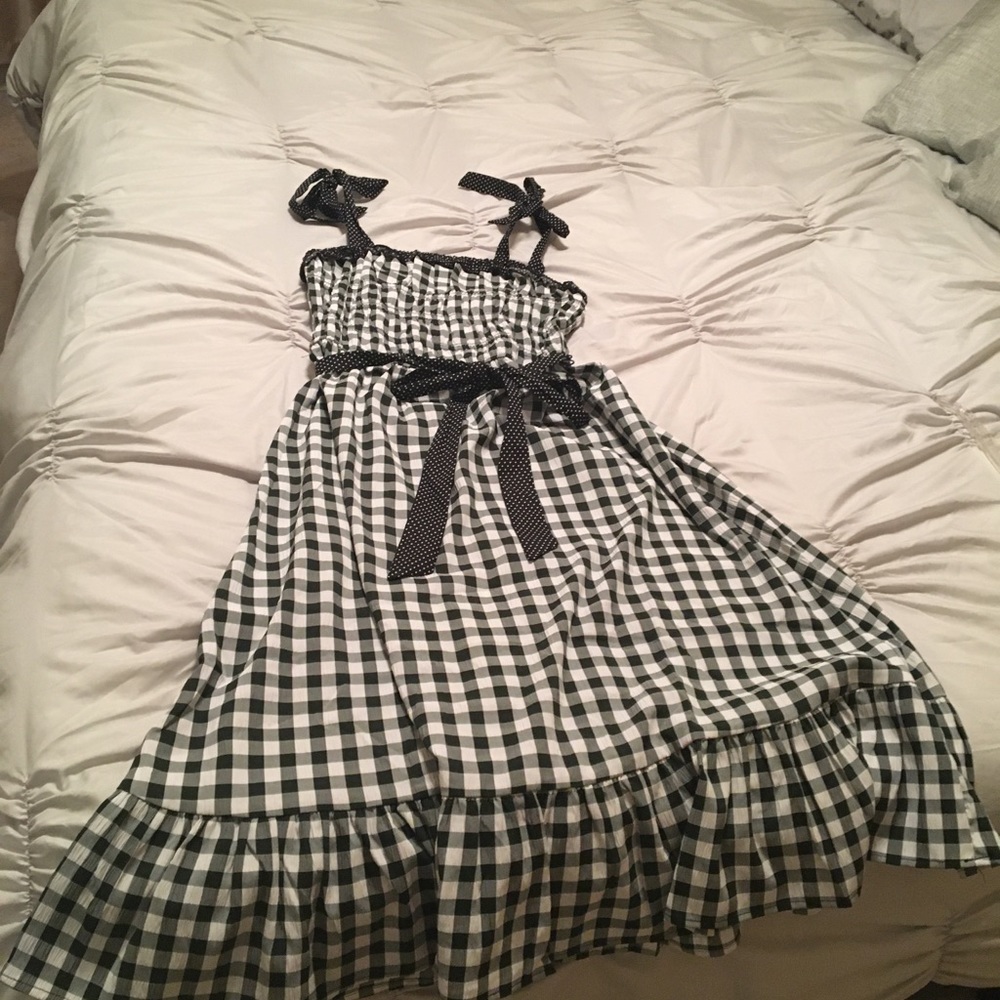 Brand new never worn black n white dress